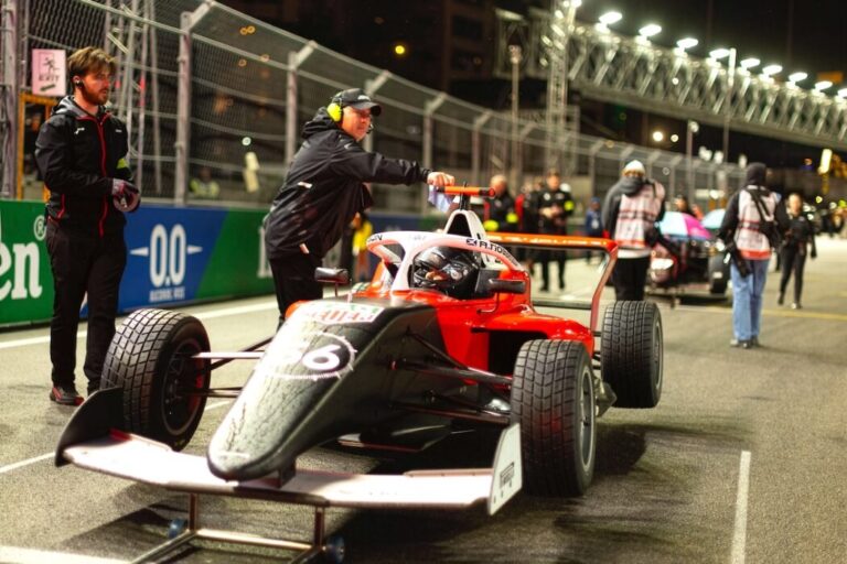 Wiltshire College student Rachel robertson F1 Academy drive at las vegas 1