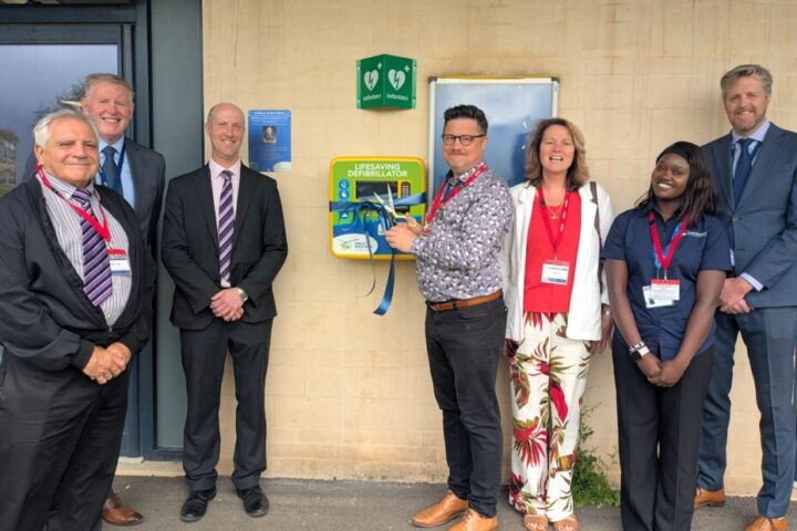 Beechen Cliff School has unveiled Bath's first public access defibrillator funded by the Sam Polledri Foundation and Great Western Air Ambulance Charity.
