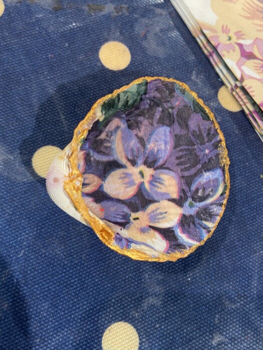 Decoupage shells